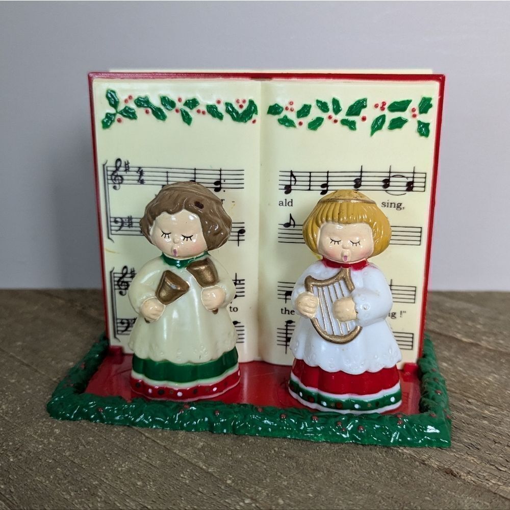 Vintage Salt and pepper shakers Christmas napkin holder plastic 80s set holiday